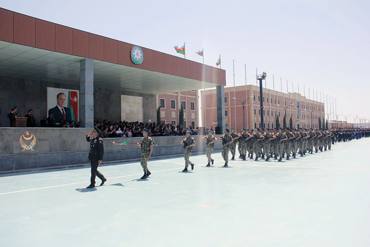 Müdafiə Nazirliyinin hərbi hissələrində andiçmə mərasimi keçirilib