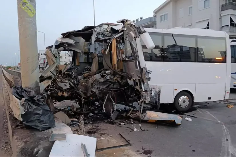 Более 20 человек пострадали, один погиб при ДТП с туристическим автобусом в Анталье