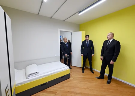 Prezident Xankəndidə Qarabağ Universitetinin tələbə yataqxanasının təmirdən sonra açılışında iştirak edib - YENİLƏNİB
