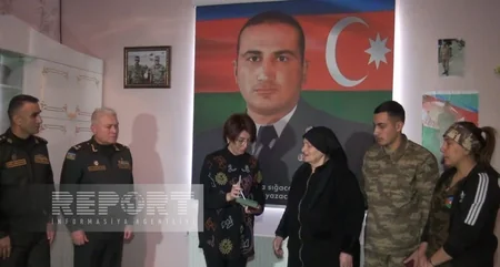 Naxçıvanda antiterror tədbirlərində şəhid olanların ailə üzvlərinə orden və medallar təqdim edilib