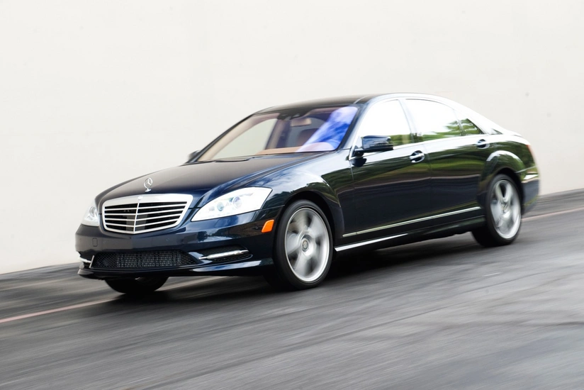 Maliyyə Nazirliyi icra başçısının bahalı avtomobil almaq üçün tender elanına münasibət bildirib