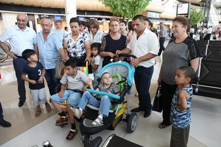 Sağlamlıq imkanları məhdud 25 uşaq Türkiyəyə bərpa müalicəsinə yola salınıb