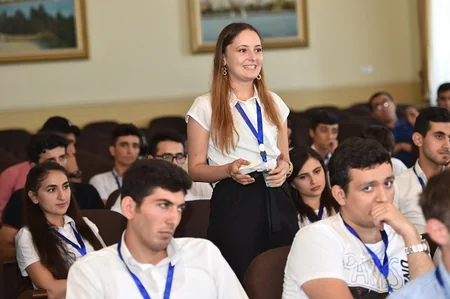SOCAR-da “Ödənişli Yay Təcrübəsi” proqramı üzrə təcrübə keçən tələblərlə görüş keçirilib