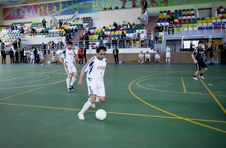 Şahmatçılar futbol oynadı