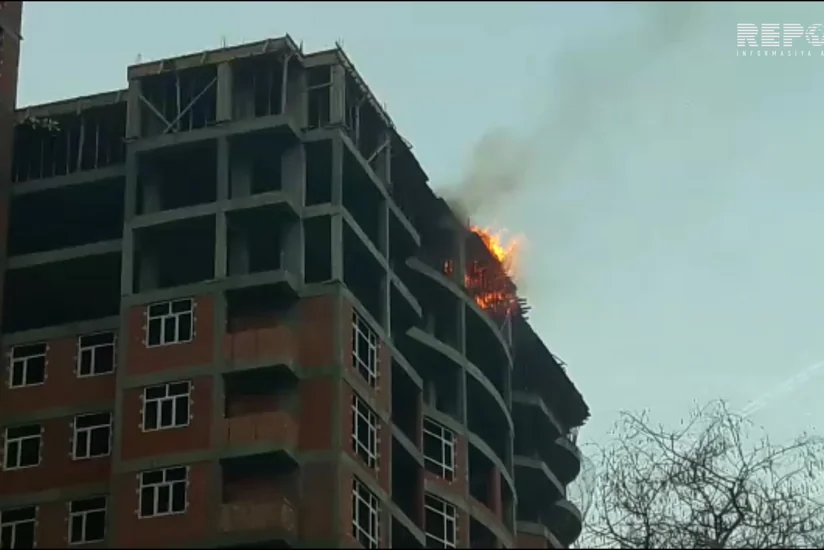 Пожар в многоэтажном жилом здании в Баку локализован - ФОТО - ВИДЕО - ОБНОВЛЕНО