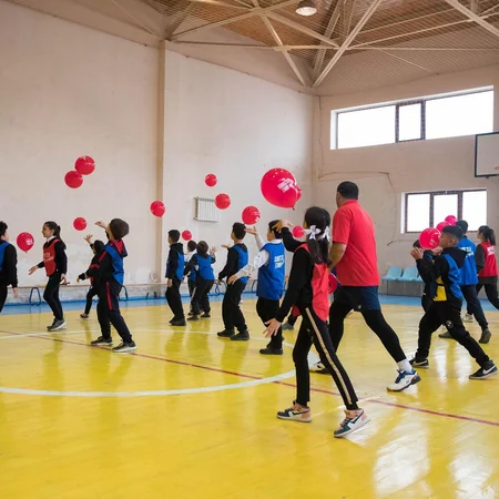 Yaponiyanın Azərbaycandakı səfiri və ABF rəhbərliyinin məktəblilərlə görüşü olub