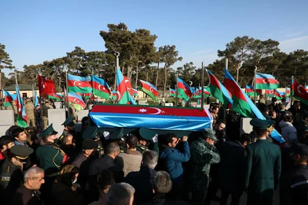 Погибшие при крушении вертолета похоронены на II Аллее шехидов