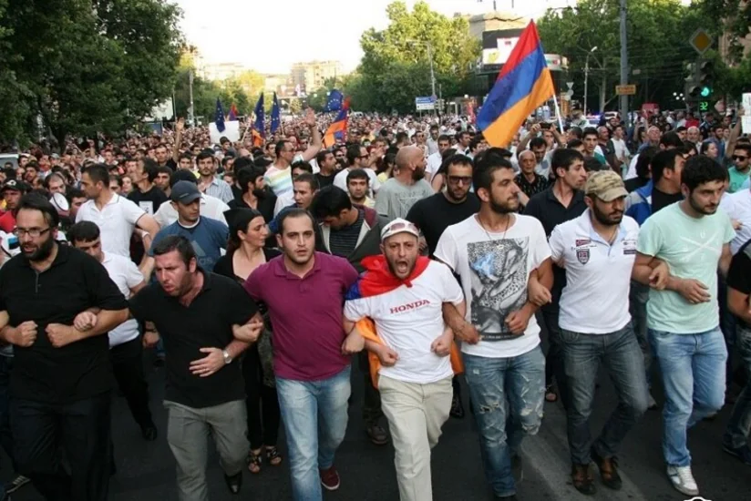 В центре Еревана проходит акция протеста