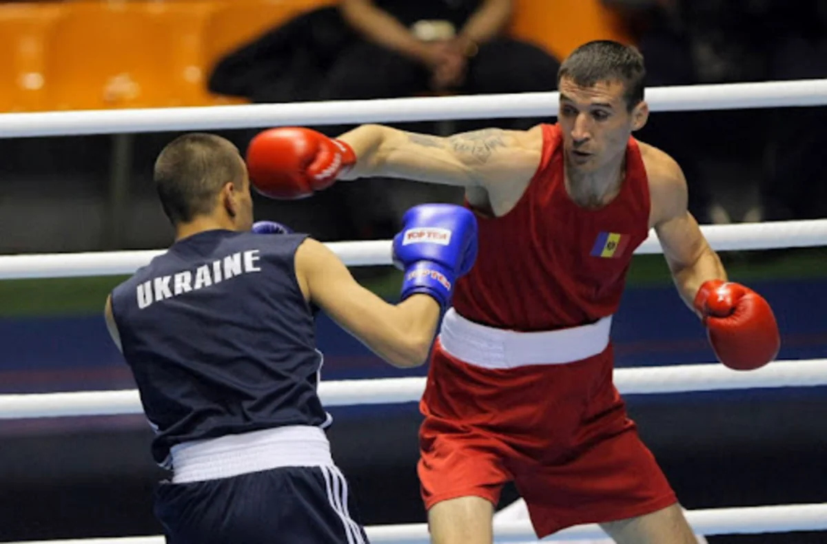 Moldovada boksçu yol qəzasında həlak olub