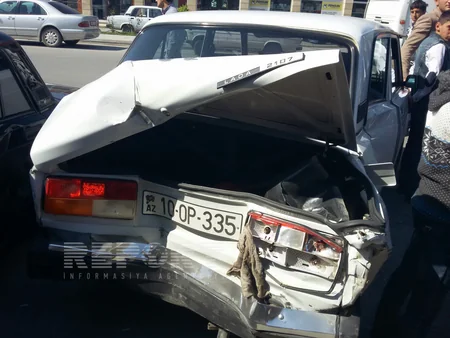 Azərbaycanda 7 avtomobil toqquşub, azı 8 nəfər yaralanıb - FOTO