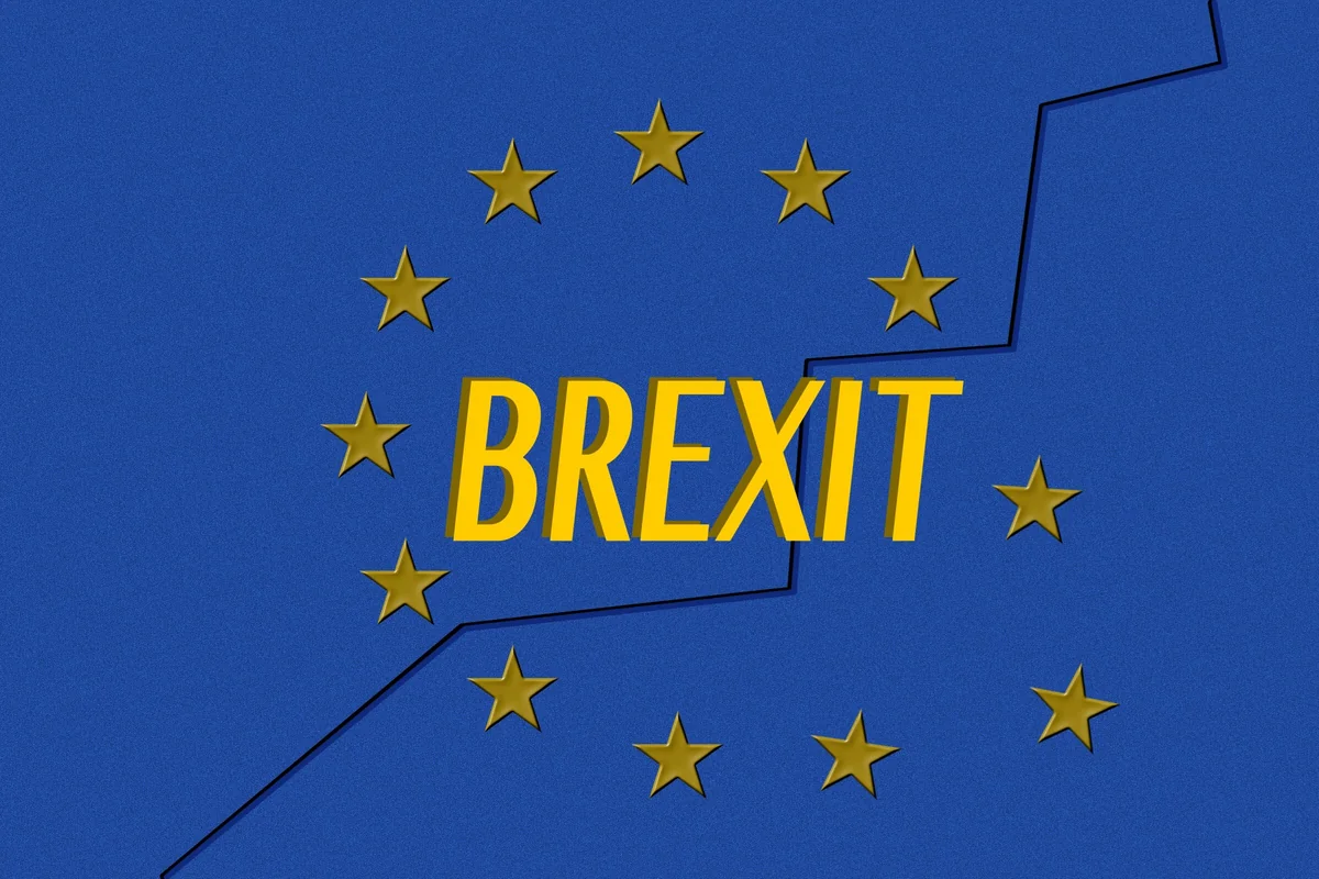 СМИ: несколько министров кабинета Мэй могут уйти в отставку на фоне споров по Brexit