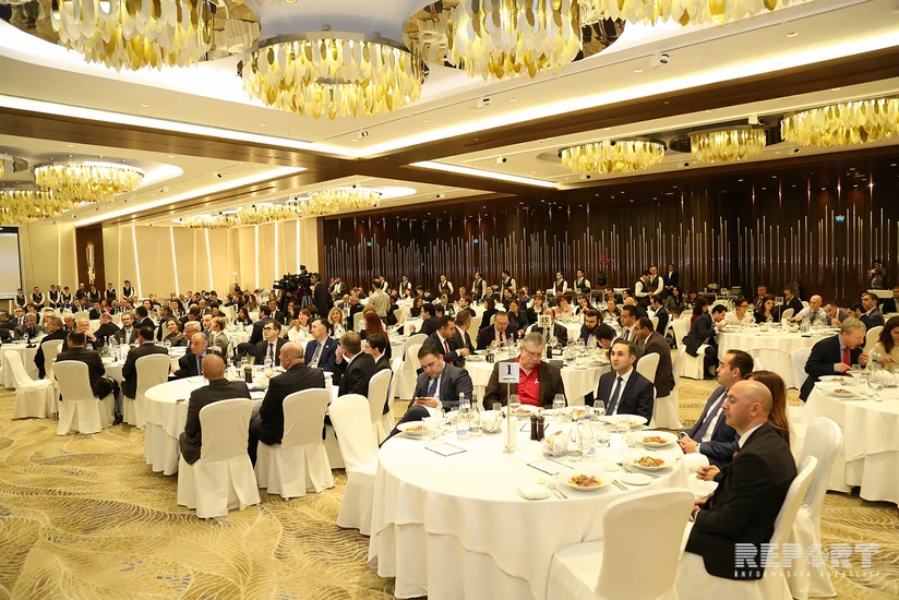 AmCham организовал бизнес-ланч в Баку