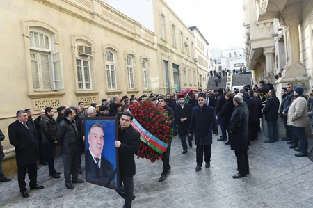 Azərbaycan Prezidenti xalq şairi Zəlimxan Yaqubla vida mərasimində iştirak edib