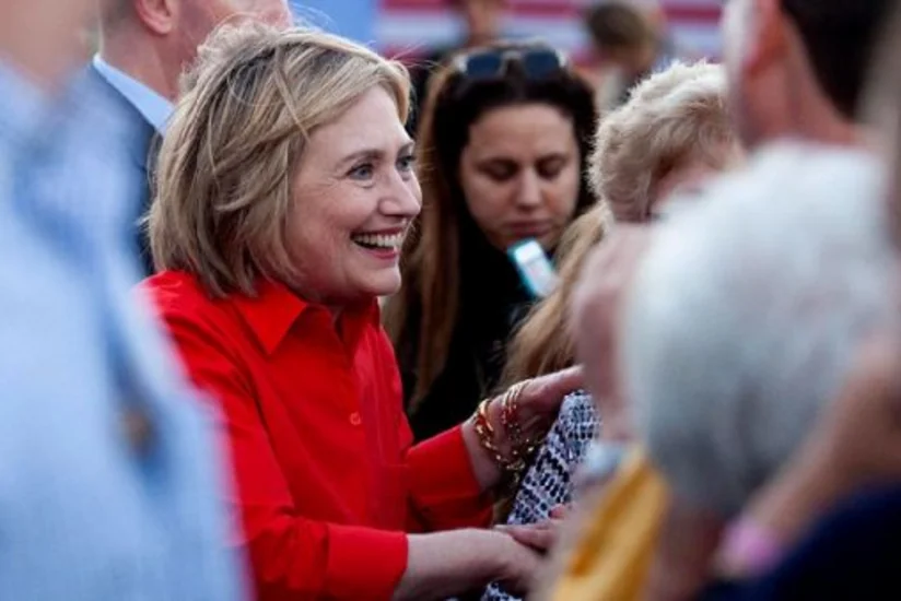 Hillari Klinton yeddi qərarsız ştatdan altısında liderdir
