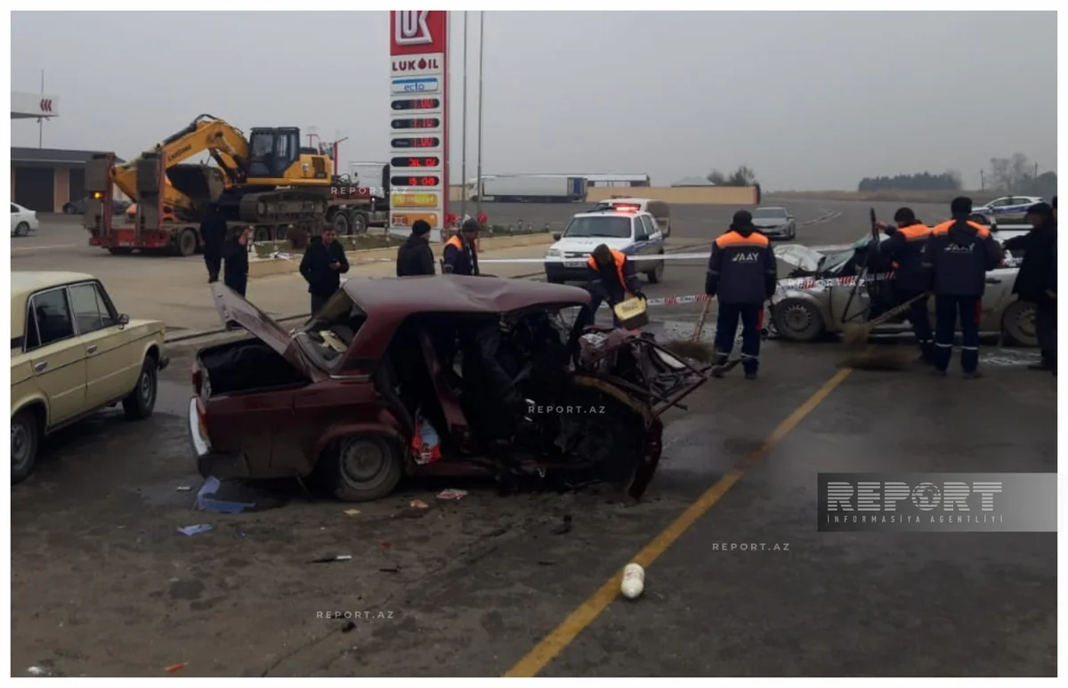 В тяжелом ДТП в Билясуваре три человека погибли, восемь пострадали