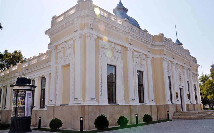 Kukla Teatrında yeni tamaşaya ictimai baxış olub