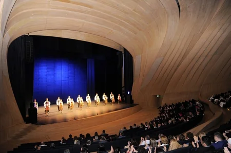Heydər Əliyev Mərkəzində Rusiya Dövlət Akademik Xalq Rəqsləri Ansamblının konserti başa çatıb