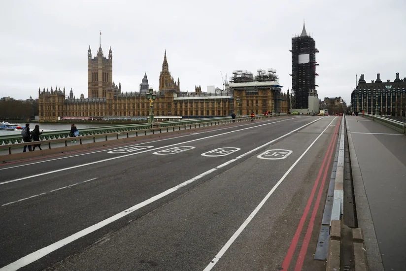 Британия ужесточит локдаун из-за COVID-19