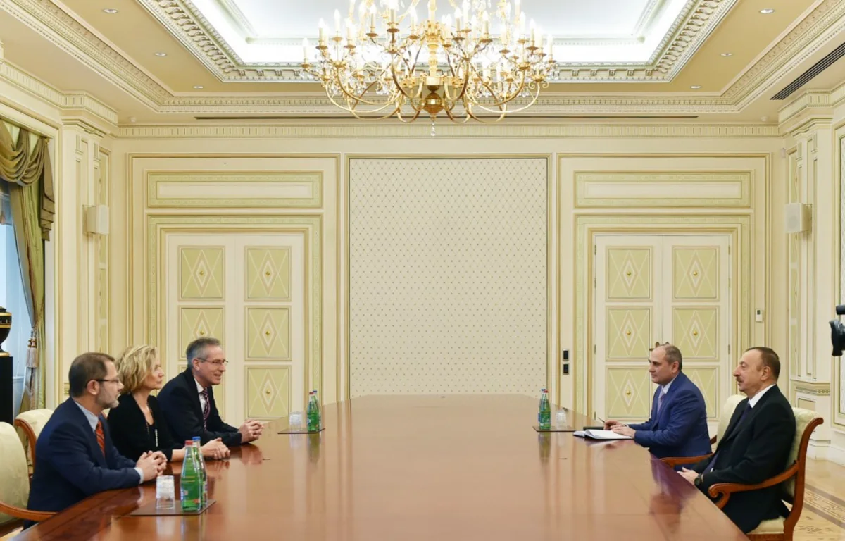 President Ilham Aliyev received heads of German and Bulgarian statistical bodies