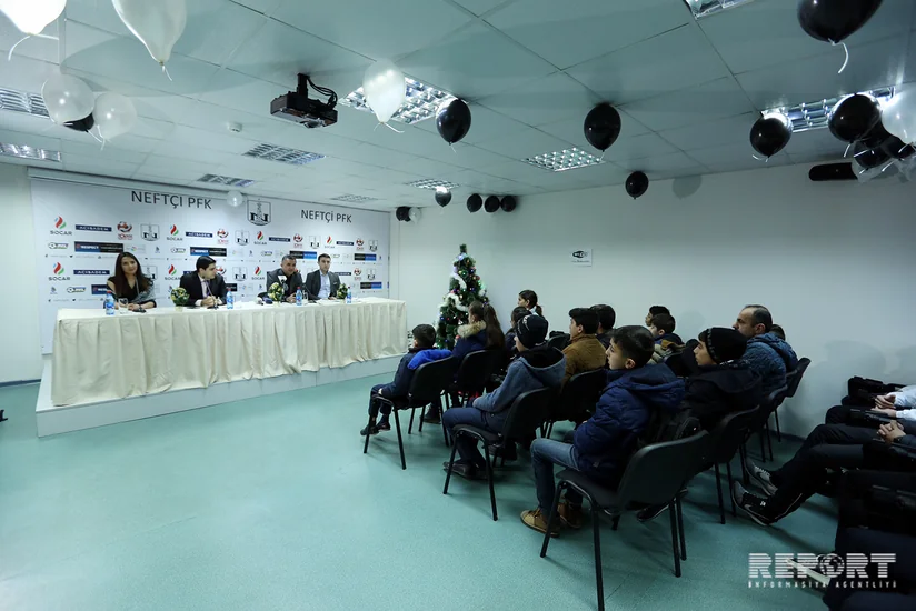 Neftçi klubu Asan Məktub layihəsi çərçivəsində uşaqları mükafatlandırıb