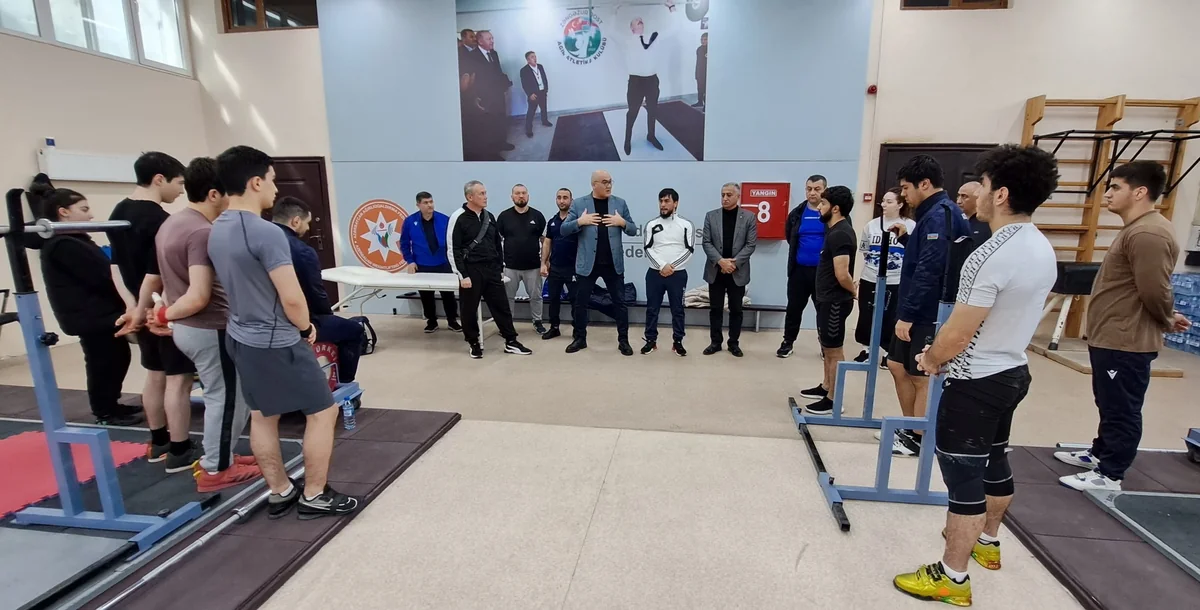 Azərbaycan Ağırlıqqaldırma Federasiyasının rəhbərliyi milli üzvləri ilə görüşüb