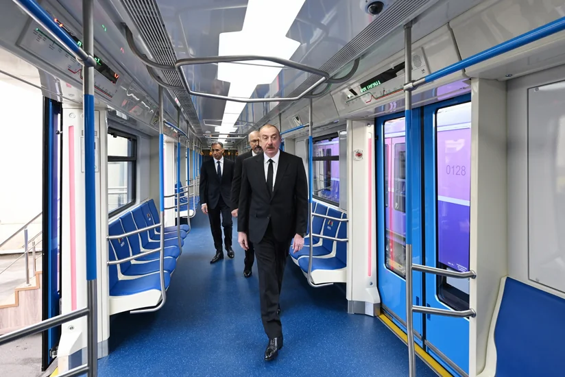 Prezident İlham Əliyev Bakıda komplektləşdirilən yeni nəsil metro qatarları ilə tanış olub - YENİLƏNİB