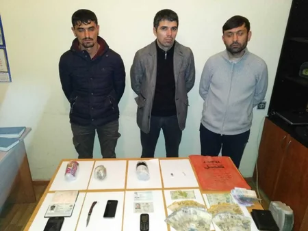 Dövlət sərhədindən buraxılış məntəqəsində əməliyyat keçirilib, saxlanılanlar var