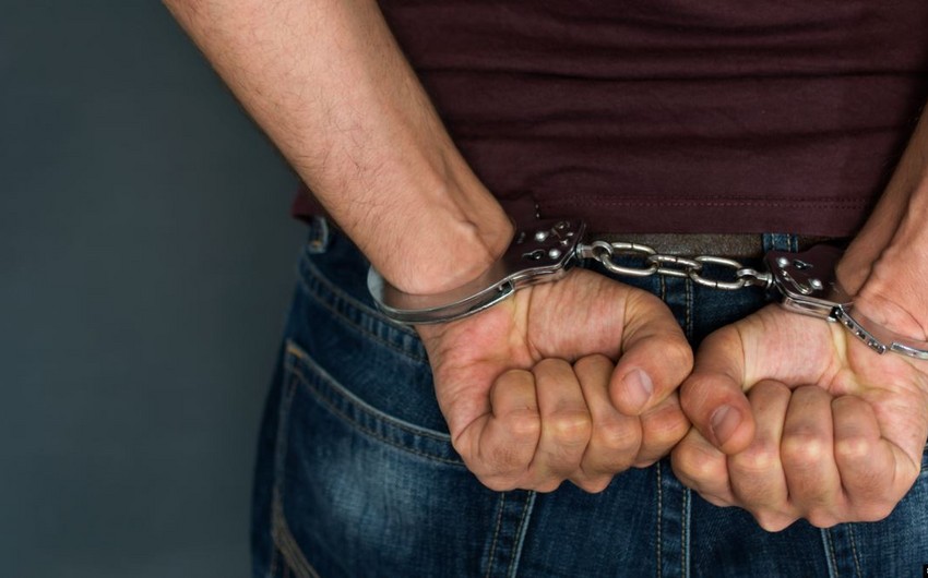 Polis aptekdən oğurluq etmək istəyən şəxsi tutdu