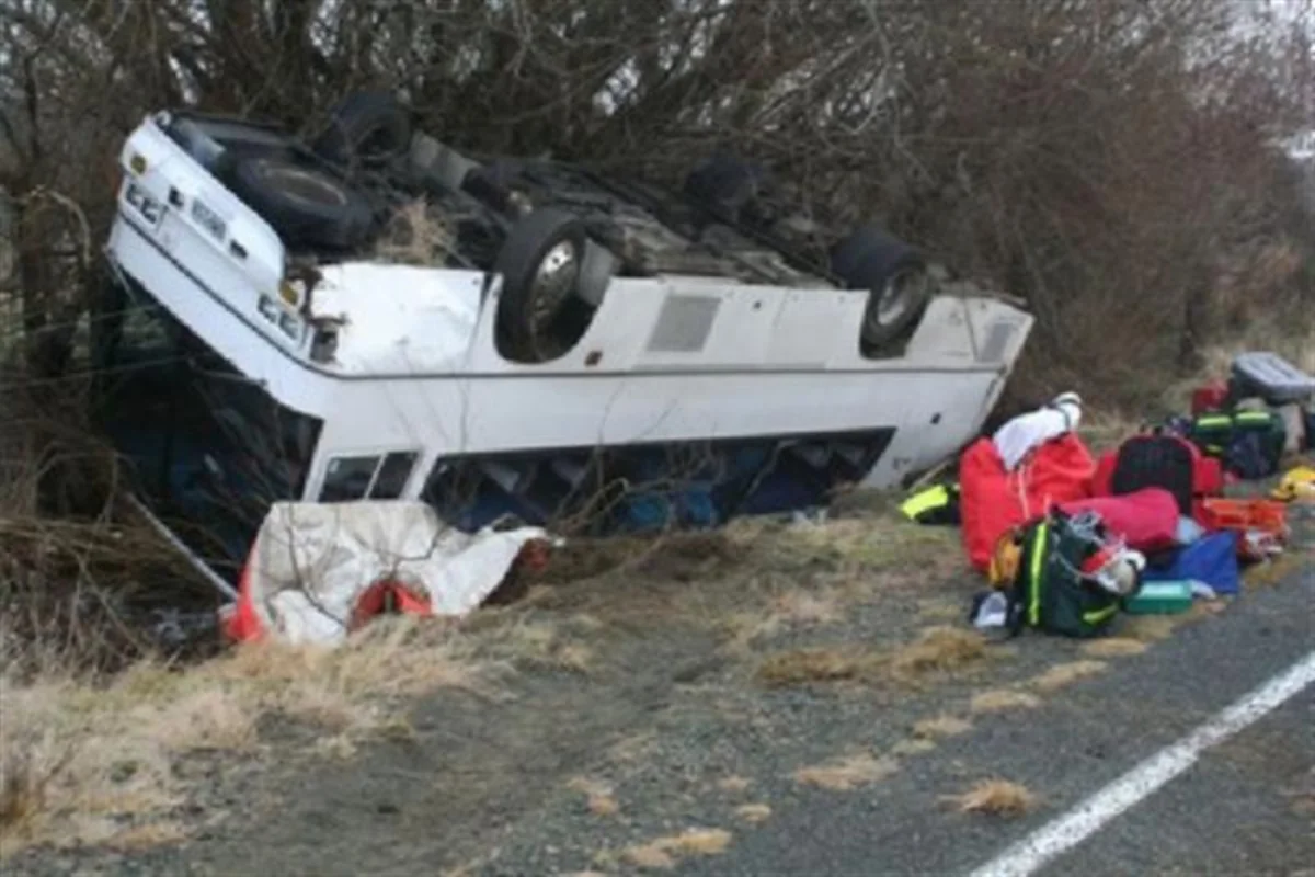 Kanadada turist avtobusu qəzaya uğrayıb, 26 nəfər xəsarət alıb