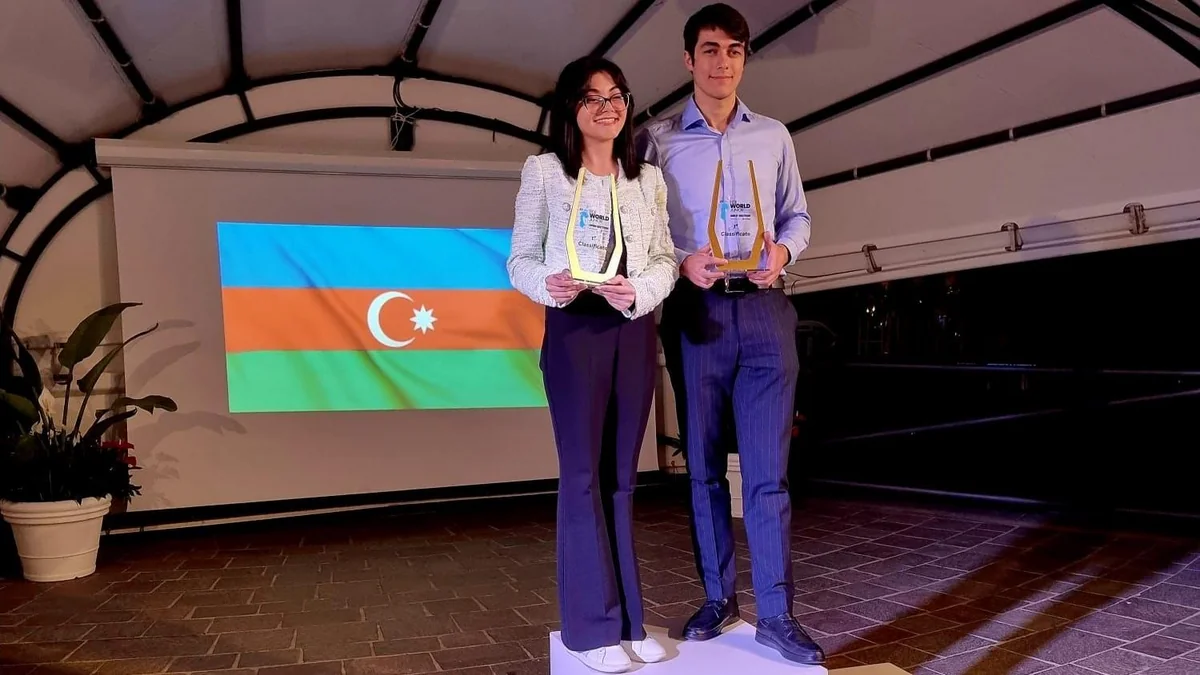 Dünya çempionatının bağlanış mərasimində iki dəfə Azərbaycan himni səsləndirilib