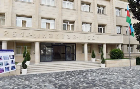 Azərbaycan Prezidenti Bakı Peşə Liseyində həyata keçirilən təmir işlərindən sonrakı vəziyyətlə tanış olub