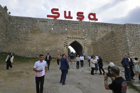Şuşa Qlobal Media Forumunun iştirakçıları Şuşa şəhərinin tarixi məkanları ilə tanış olublar