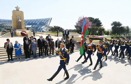 Prezident İlham Əliyev 9 May - Qələbə Günü münasibətilə Bakıda keçirilən mərasimdə iştirak edib - YENİLƏNİB