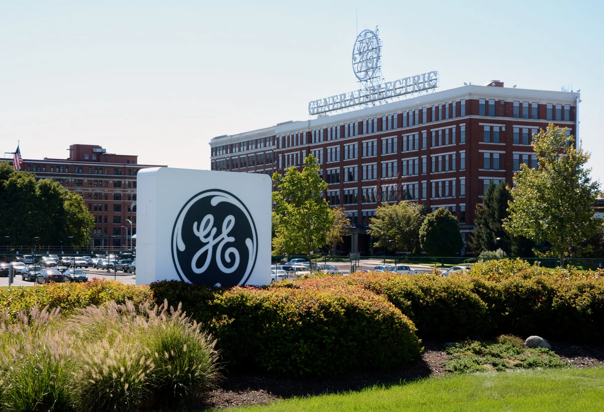 General Electric selling aircraft leasing division for $30B