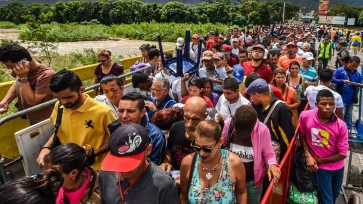 Thousands flee Venezuela amid political turmoil
