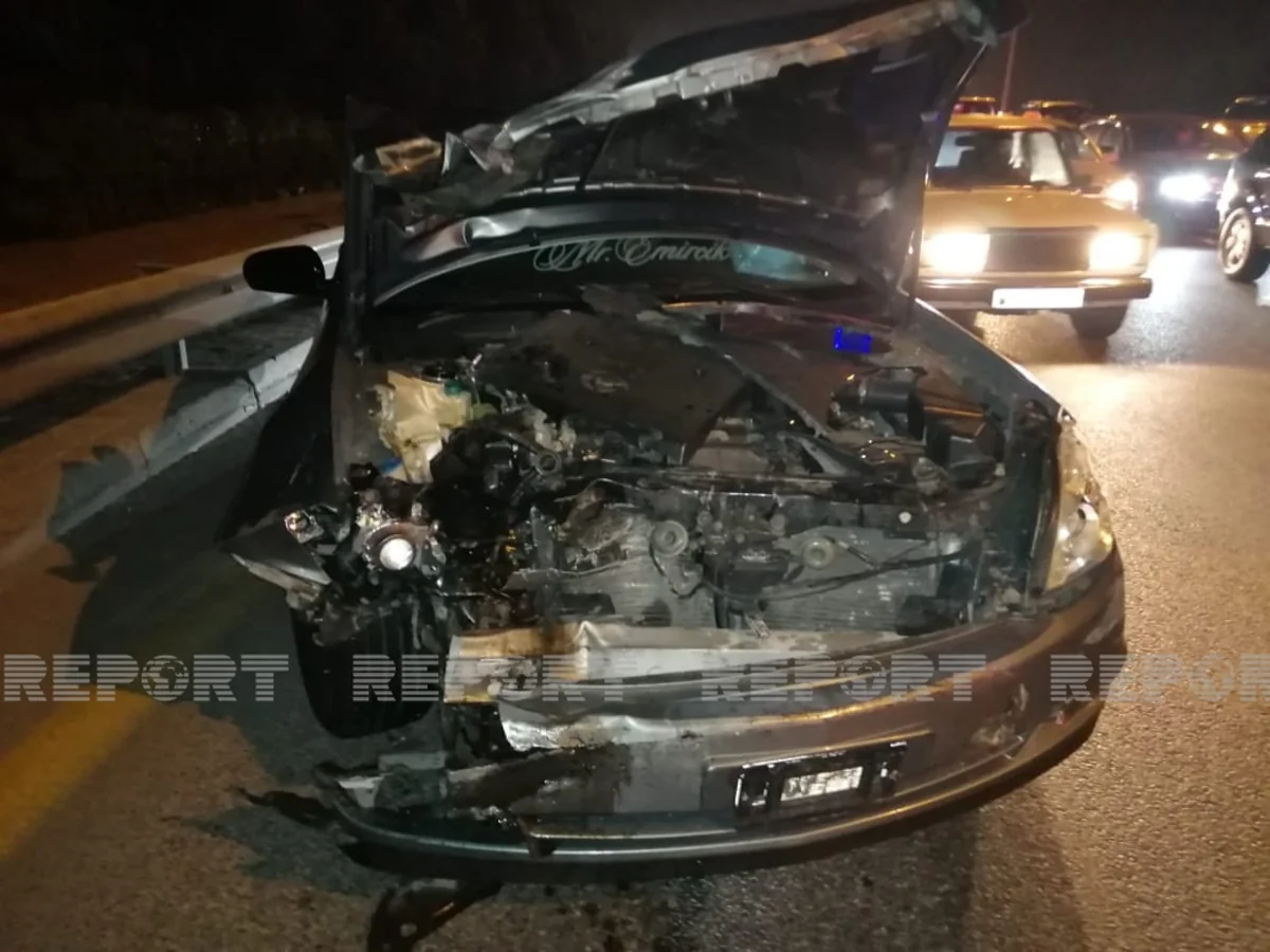Bakıda iki avtomobil toqquşub, xəsarət alan var