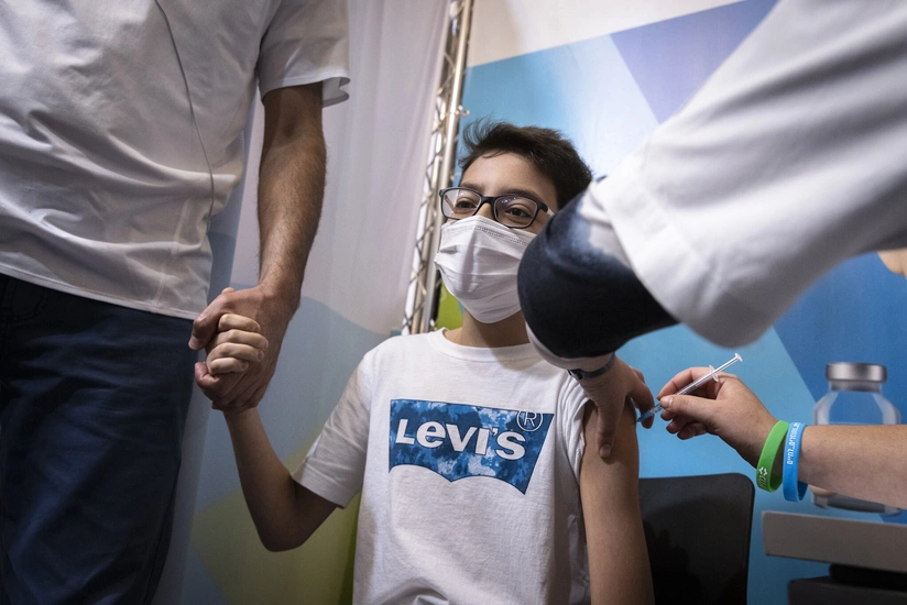 Australia starts vaccinating children aged 5-11 against COVID-19