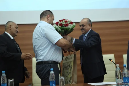 Səlim Müslümov Bakı-2015də medal qazanan paralimpiyaçılarla görüşüb