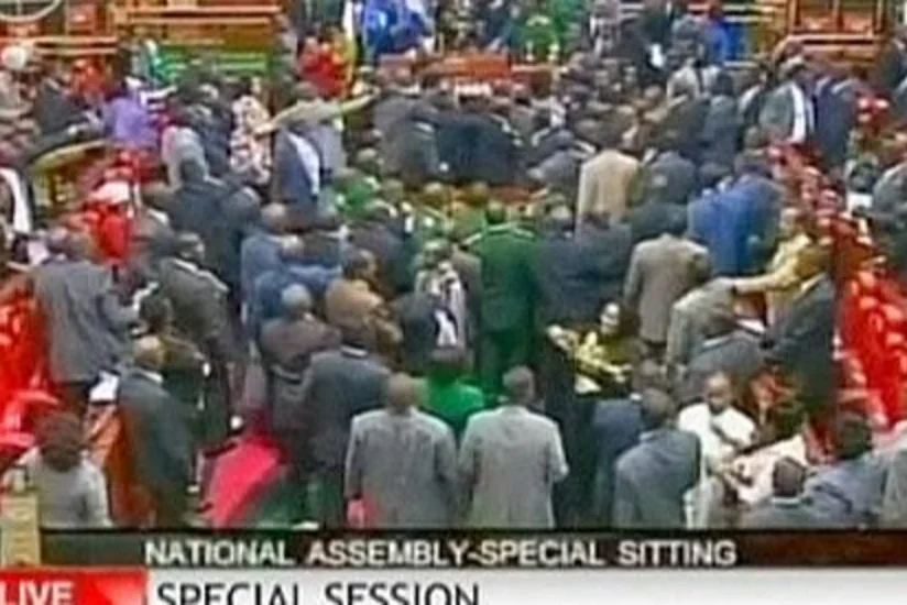 ​Keniya parlamentində müzakirələr deputatlar arasında dava ilə nəticələnib