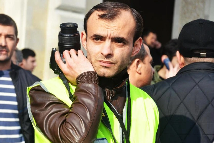 ​Rasim Əliyevin valideynləri daha bir vəkillə müqavilə bağlayıb