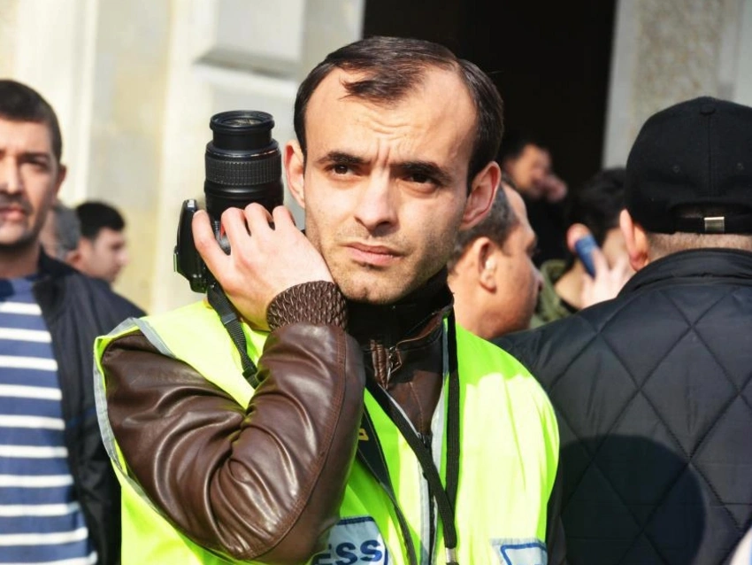 ​Rasim Əliyevin valideynləri daha bir vəkillə müqavilə bağlayıb