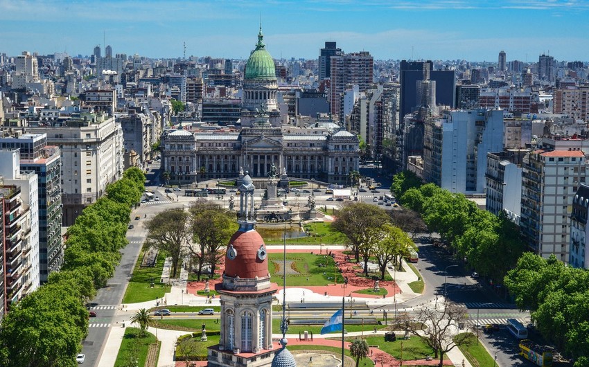 Argentina turistlərin ölkəyə girişi ilə bağlı qadağanı uzatdı