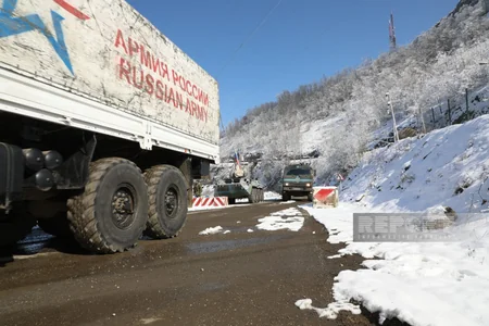 Xankəndi-Laçın yolunda sülhməramlıların 58 avtomobili maneəsiz hərəkət edib - YENİLƏNİB-7