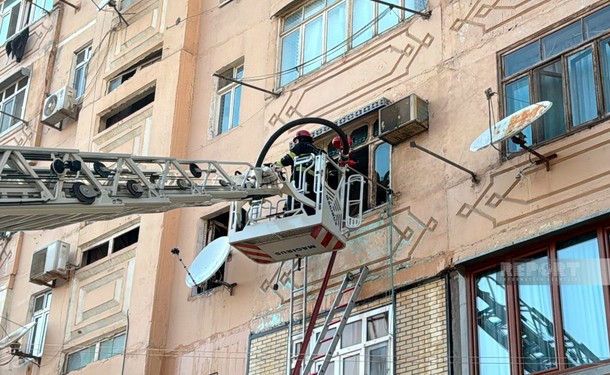Sumqayıtda çoxmərtəbəli binada yanğın baş verib