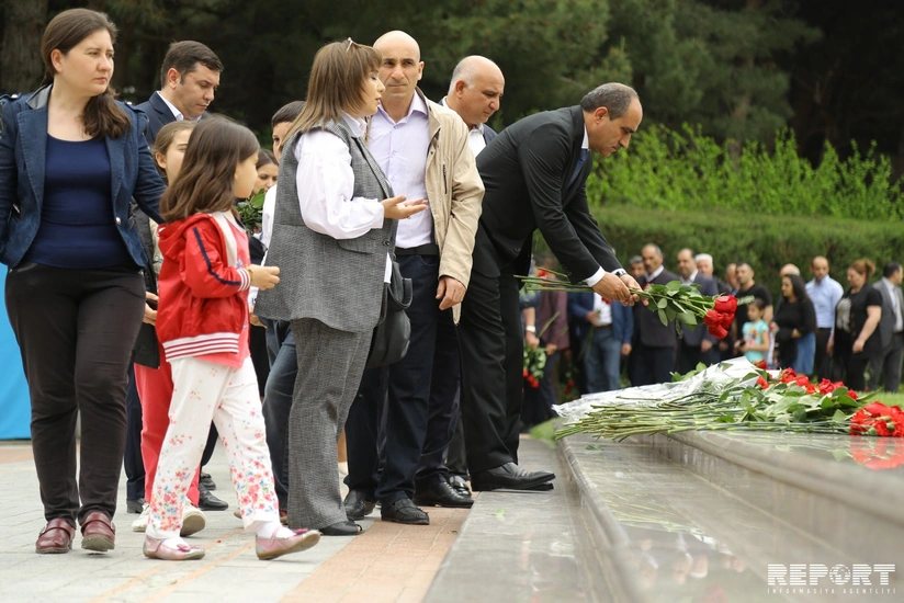 People of Azerbaijan commemorate National Leader -  PHOTOREPORT