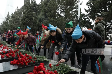Milli qürur və and yeri - Şəhidlər xiyabanına axın başlayıb - FOTOREPORTAJ