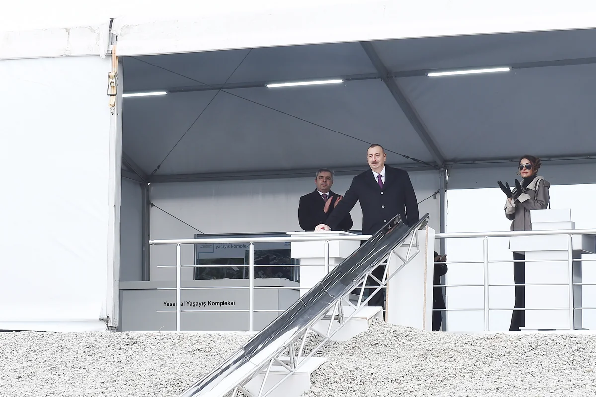 Prezident İlham Əliyev MİDA-nın Hövsan yaşayış kompleksində ilk binanın təməlqoyma mərasimində iştirak edib - YENİLƏNİB