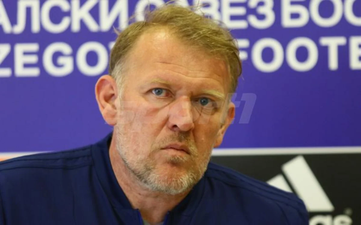 Экс-наставник сборной Азербайджана подал в отставку после поражения от Армении