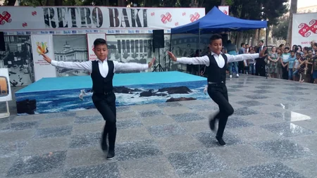 Azərbaycanın estrada müğənniləri “Retro Bakı” proqramında çıxış ediblər