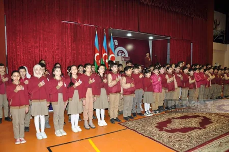 Mübariz İbrahimovun doğum günü adını daşıdığı liseydə qeyd edilib 